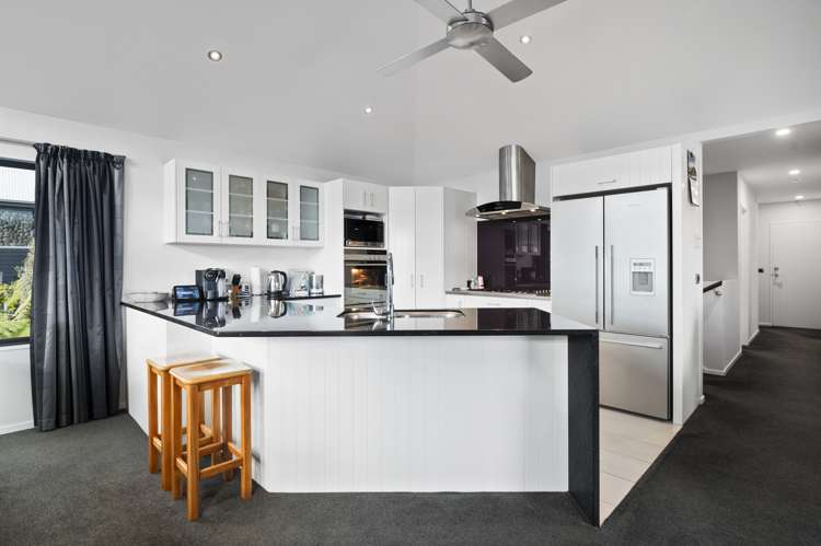 2 Botanical Heights Drive Waipahihi_6