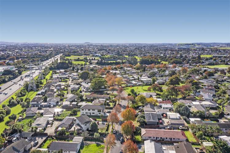 44 Sikkim Crescent Clover Park_6