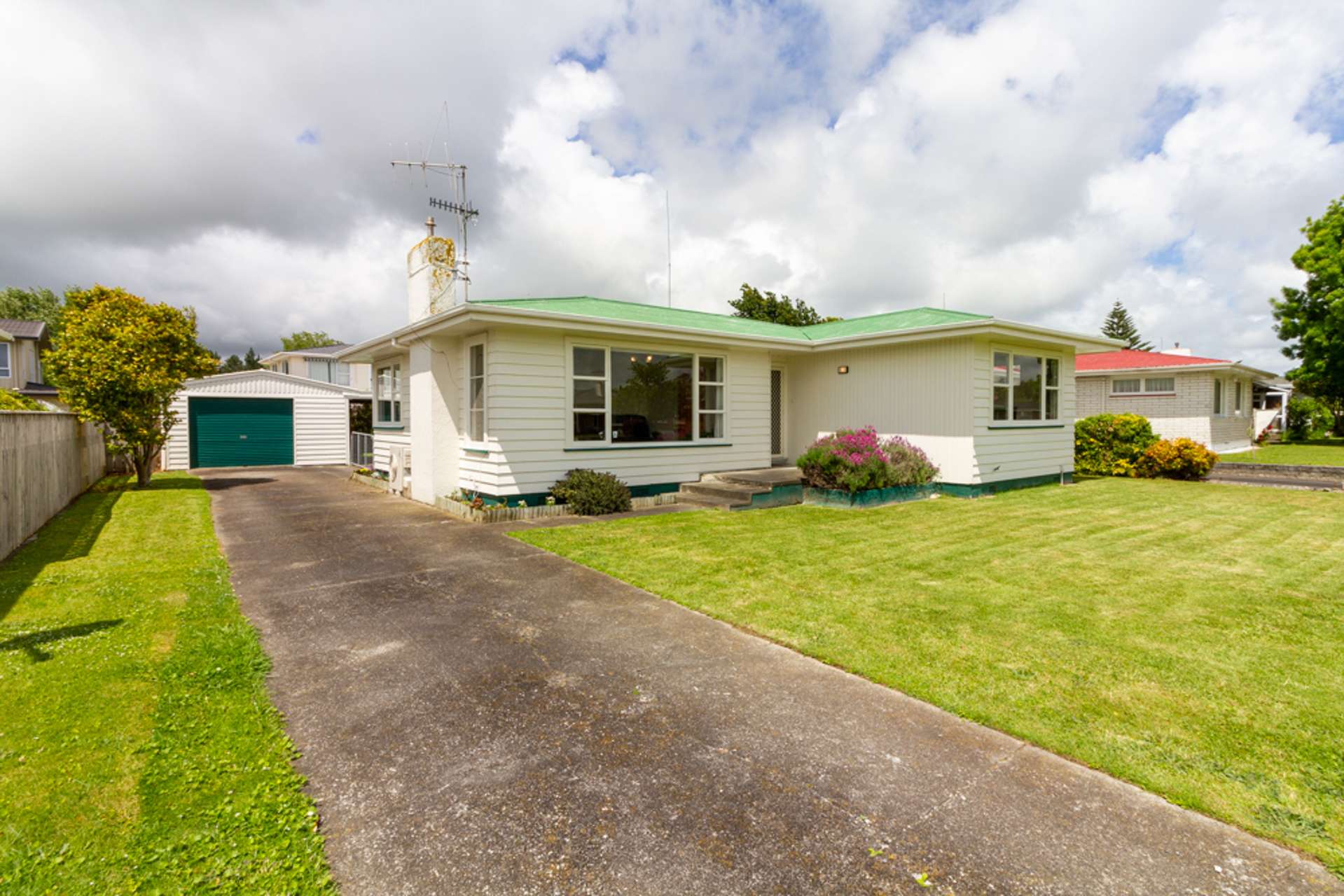 20 Henare Street West End_0