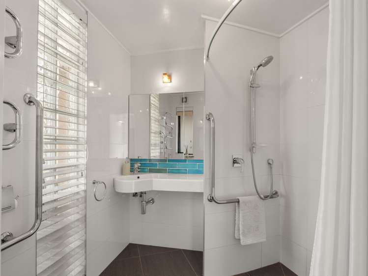 24 Esslin Road Surfdale_27