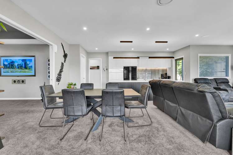 17 Honeyfield Drive Whalers Gate_9