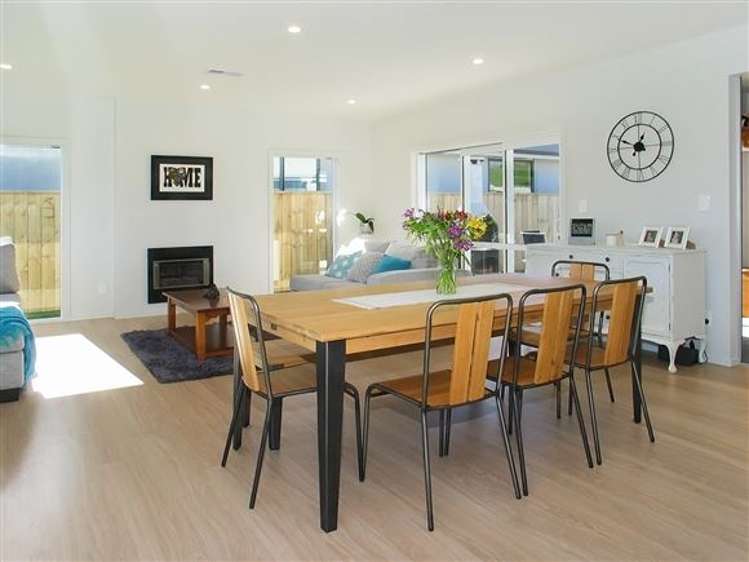 3 Linda Burke Way Aotea_12