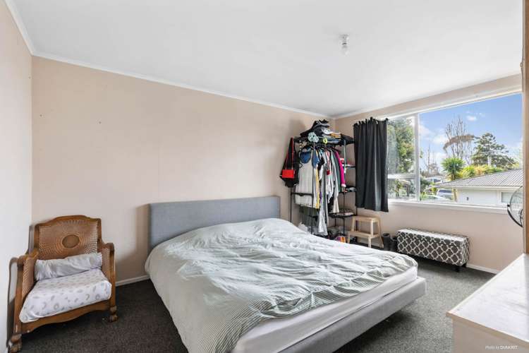 61b Cobham Crescent Kelston_5