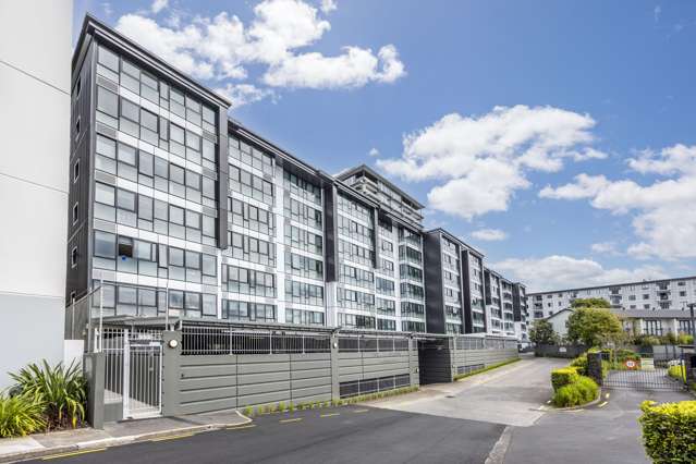 City-Fringe Living with Car Park in Grafton