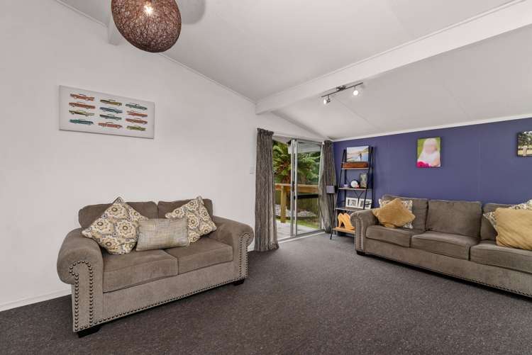 4 Adam Place Mangakakahi_5