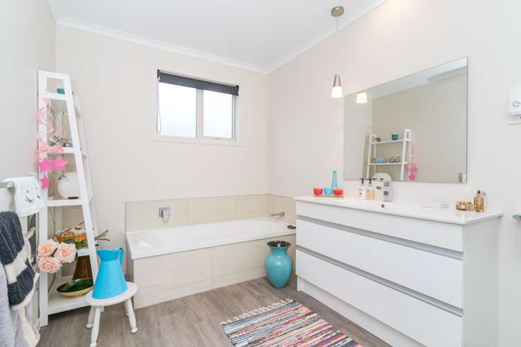 35 Heathfield Drive Mosgiel_12