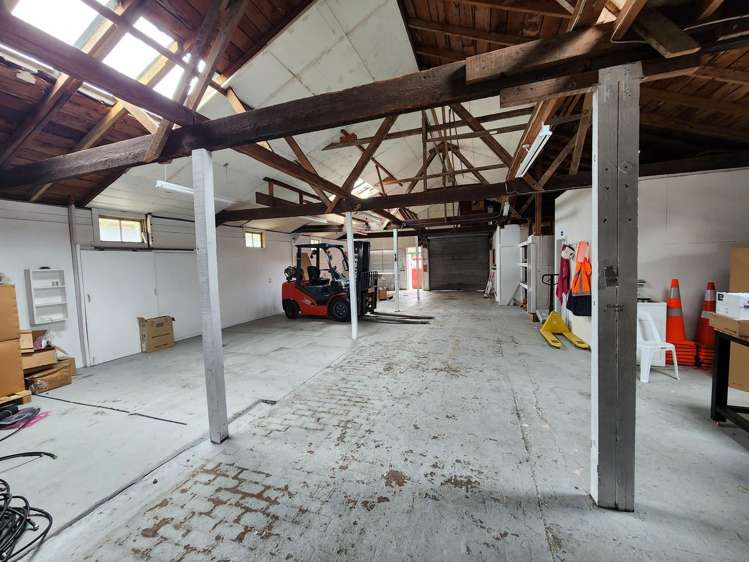 Whole Building/10 Tararua Street Trentham_8