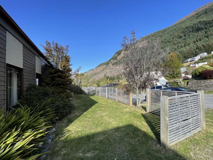 25d Williams Street Fernhill/Sunshine Bay_15