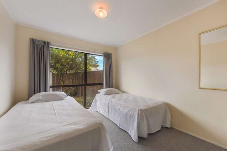 1/12 Stead Crescent Stoke_13