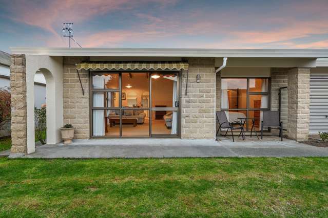 Freehold Property! Walking Distance To Town!