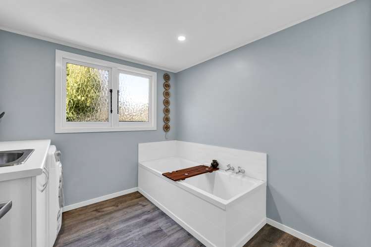 1233 Egmont Road Egmont Village_8