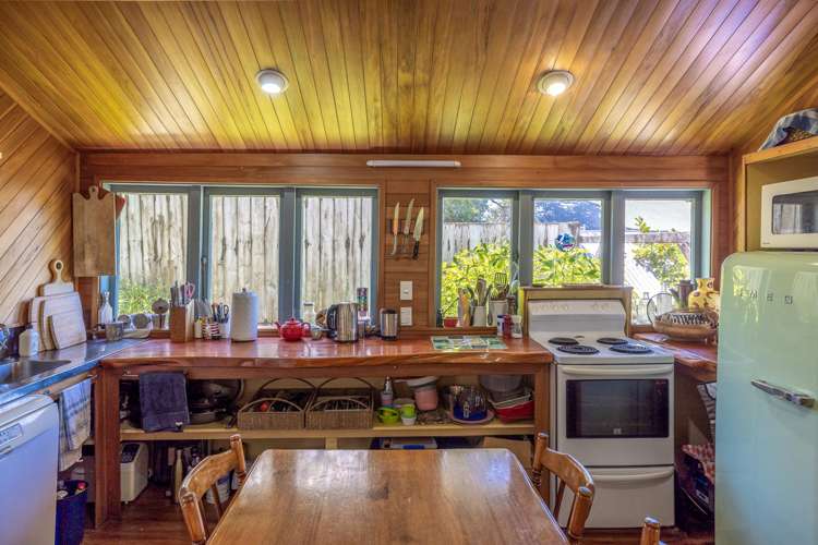 39 Victoria Road South Onetangi_9