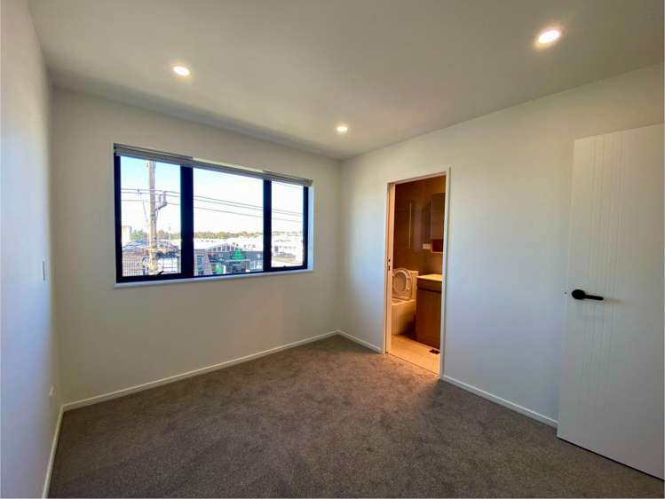 C/208 Archers Road Glenfield_10