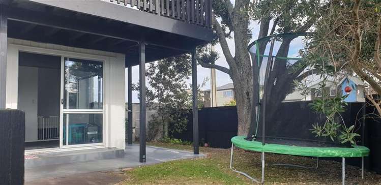 94 Oceanbeach Road 11229_8
