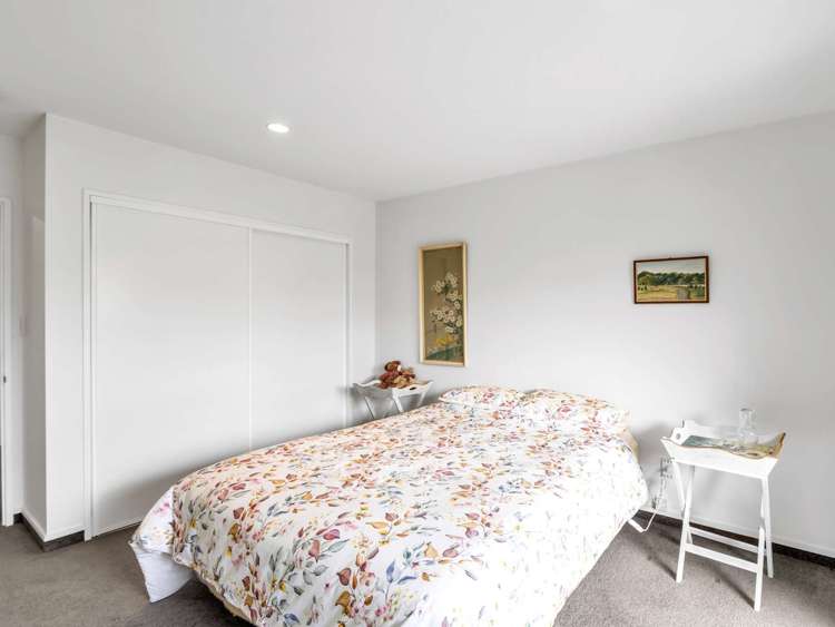 8 Stable Way Belfast_21