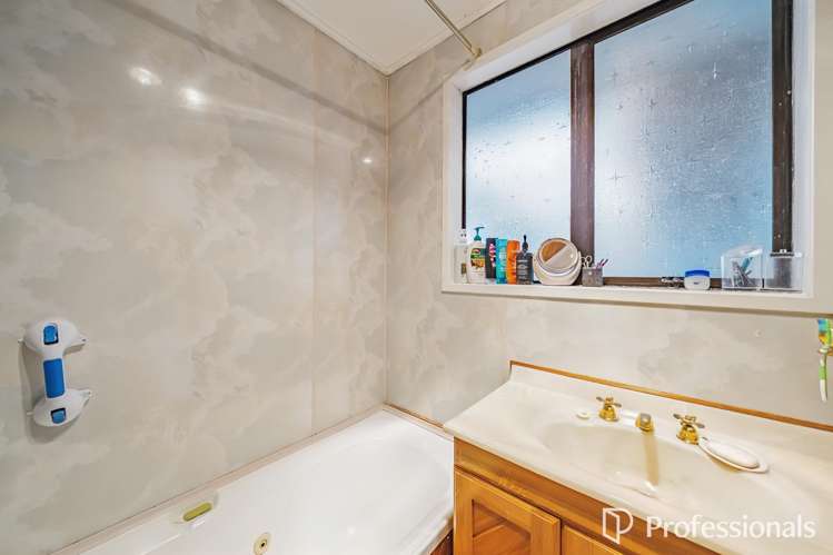 13 Sunny Grove Wainuiomata_16