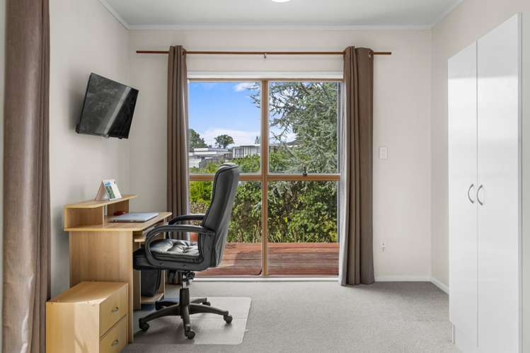 17 Davita Place Farm Cove_24