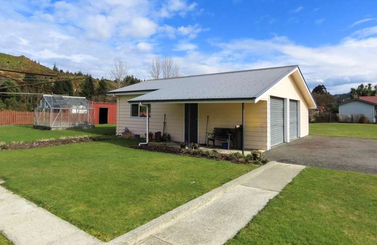 97 Broadway Reefton_13