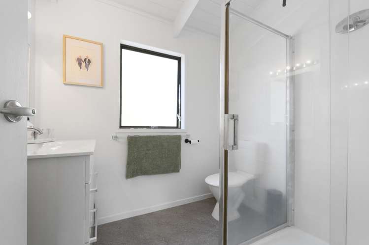 58B Aeroview Drive Beach Haven_16