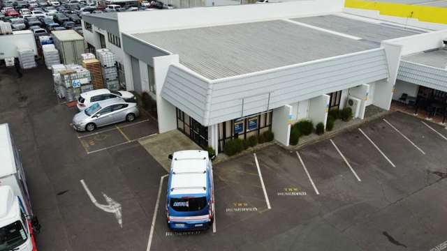 Versatile Unit - Showroom, Office or Warehouse