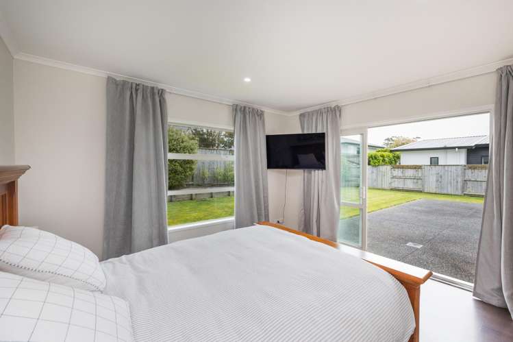 15 Coutts Way Fitzherbert_13
