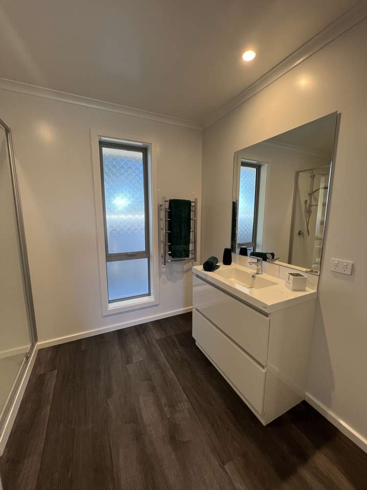 42 Geoff Geering Drive Netherby_13