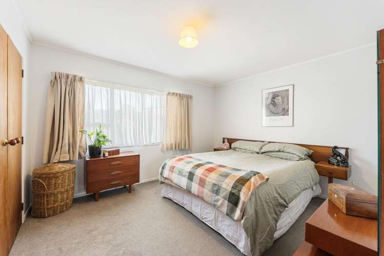 2/2 Riverview Road New Lynn_13