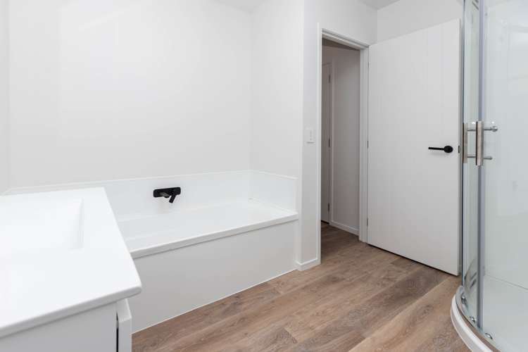 6 Holly Robinson Place Hokitika_11