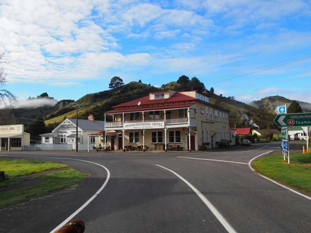 Whangamomona Hotel - Adventure Awaits!