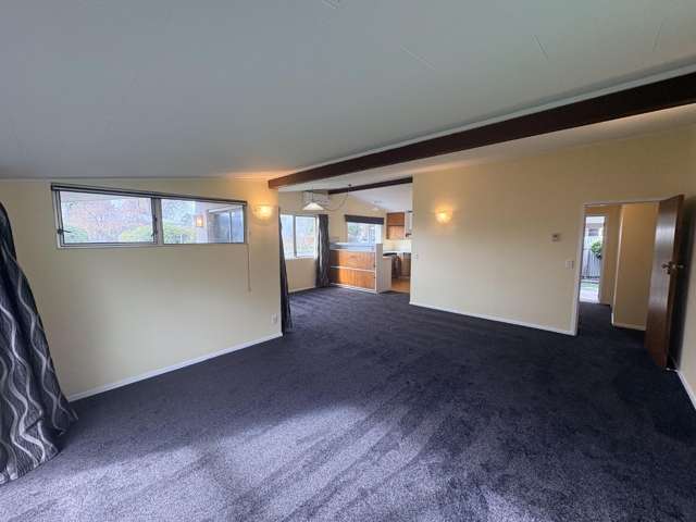 212 Sunnybank Crescent Camberley_3