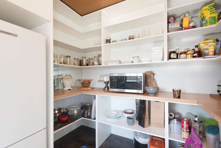 17 Snowberry Street Albert Town_7