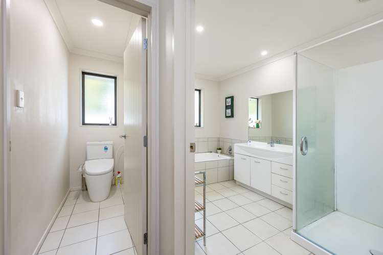 6 Lough Derg Place Pinehill_13