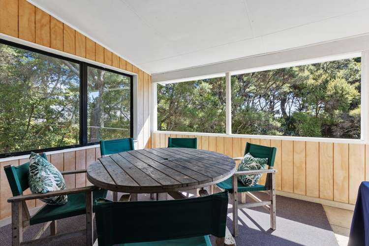 3 William Pitcher Place Greenhithe_11