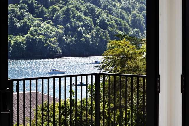 3203 Archers Road Tennyson Inlet_1