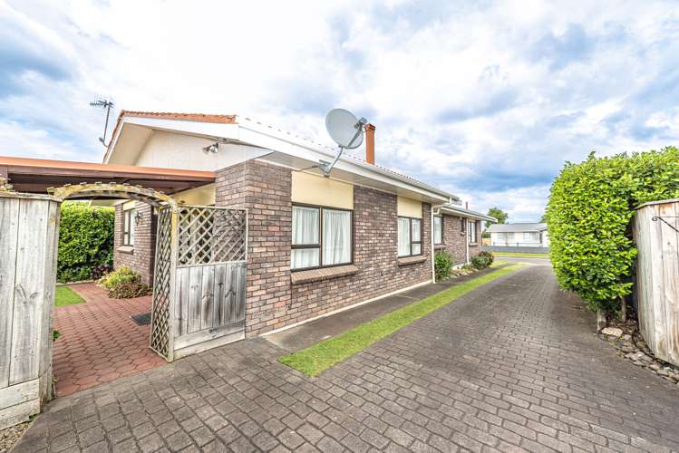 44 Exeter Crescent Springvale_18