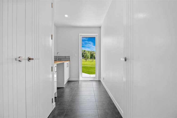 446 Broad Road Sefton_19