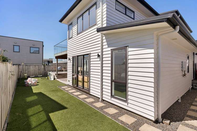 8 Makura Road Long Bay_24