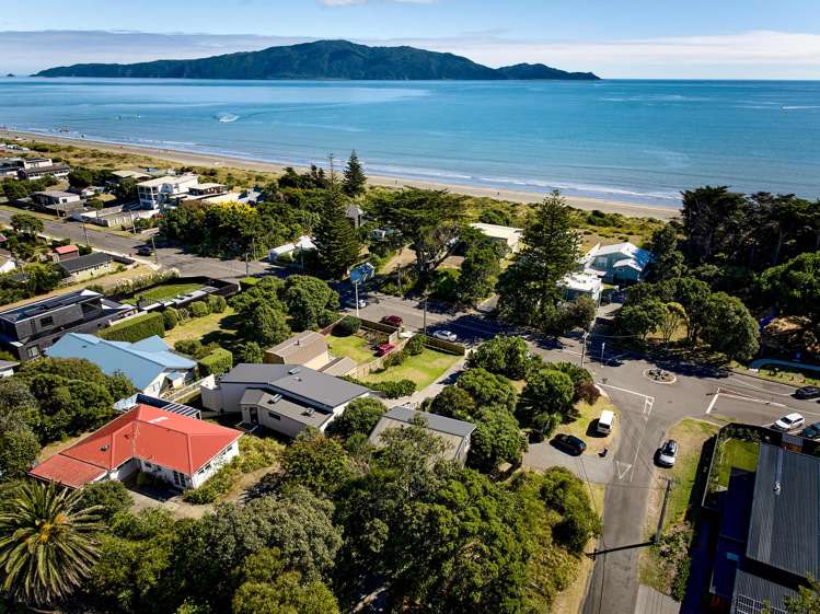 52 Tutere Street Waikanae Beach_2