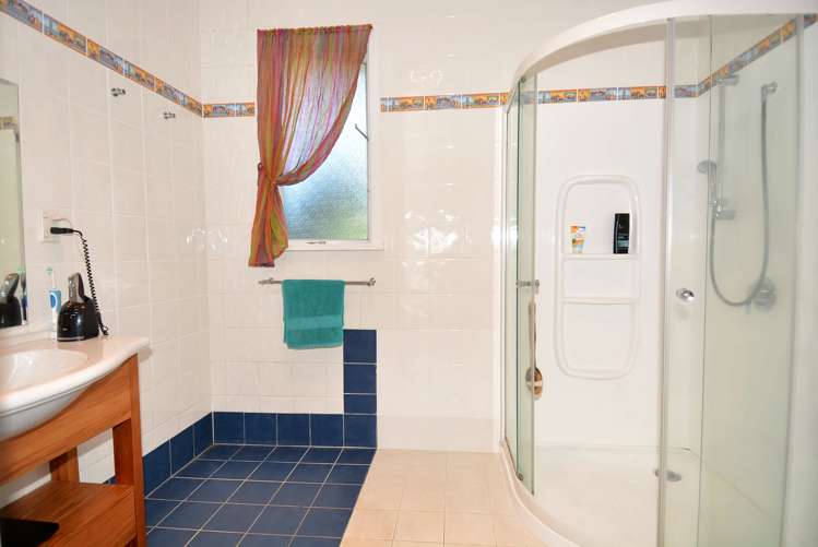 258 Marine Parade Bluff_13