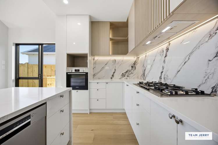 16 Tuwai Crescent Opaheke_7