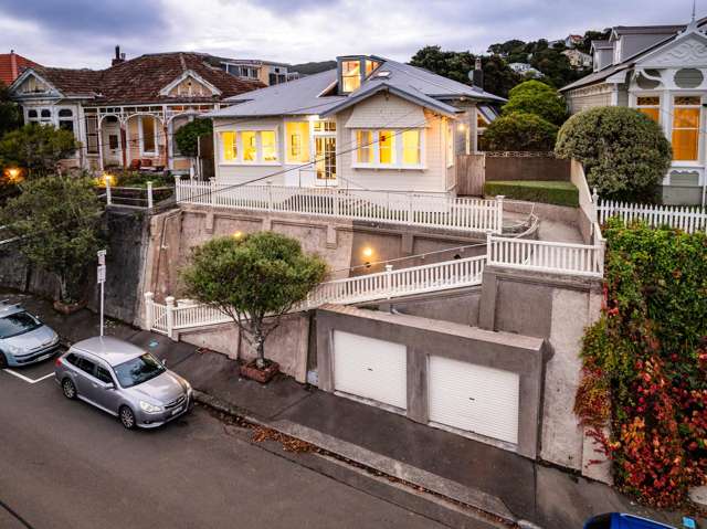 RARE KELBURN VILLA