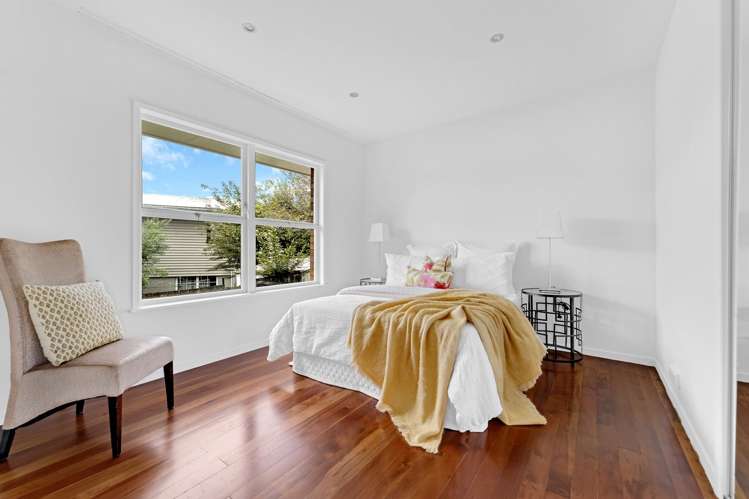 2/180 Archers Road Glenfield_7