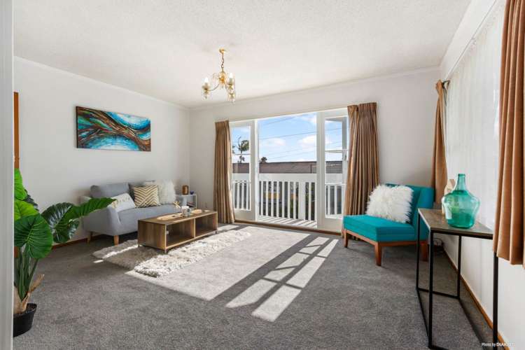 1/90 Te Atatu Road Te Atatu South_2