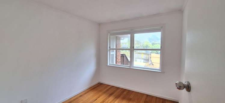 31 Kingdale Road 11401_6