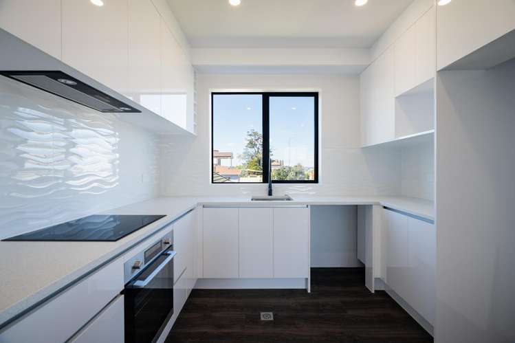 3153 Great North Road_5