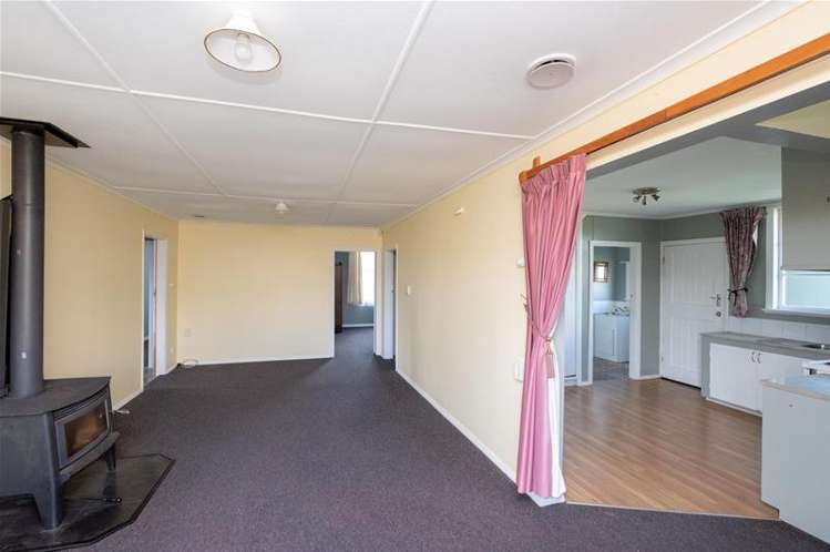 84 Riemenschneider Street Manaia_4