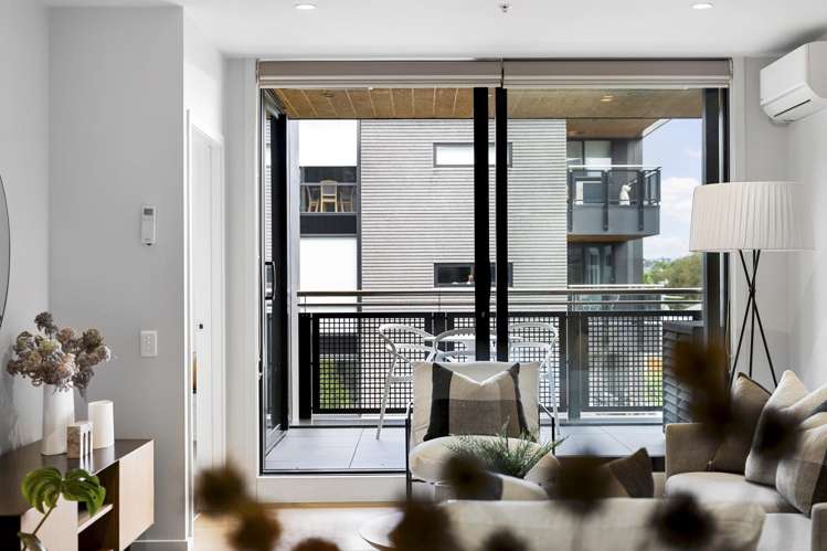 307/64 Victoria Street_5