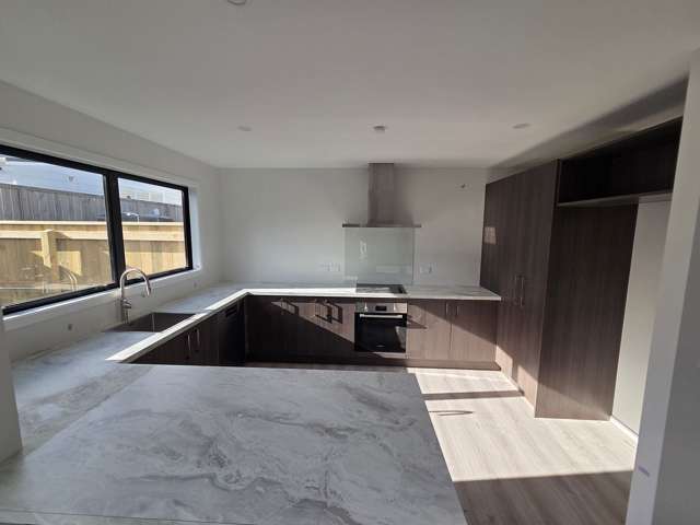 A/235 Main Road Tawa_2