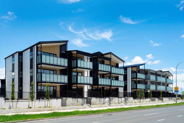 304/30 Shortfin Place Flat Bush_12