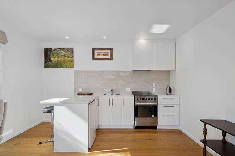 560 Peninsula Road Kelvin Heights_20